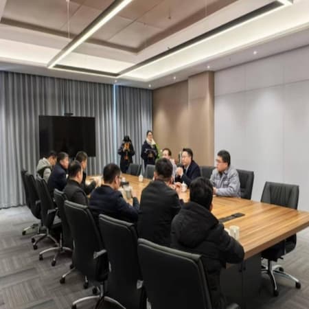 Leaders of Mingguang City visit Anhui Xinfuxing to inquire about the resumption of production