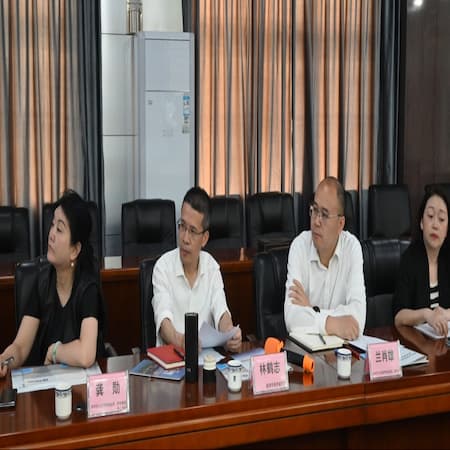 Pengzhou Government Visits Xinfuxing for New Development